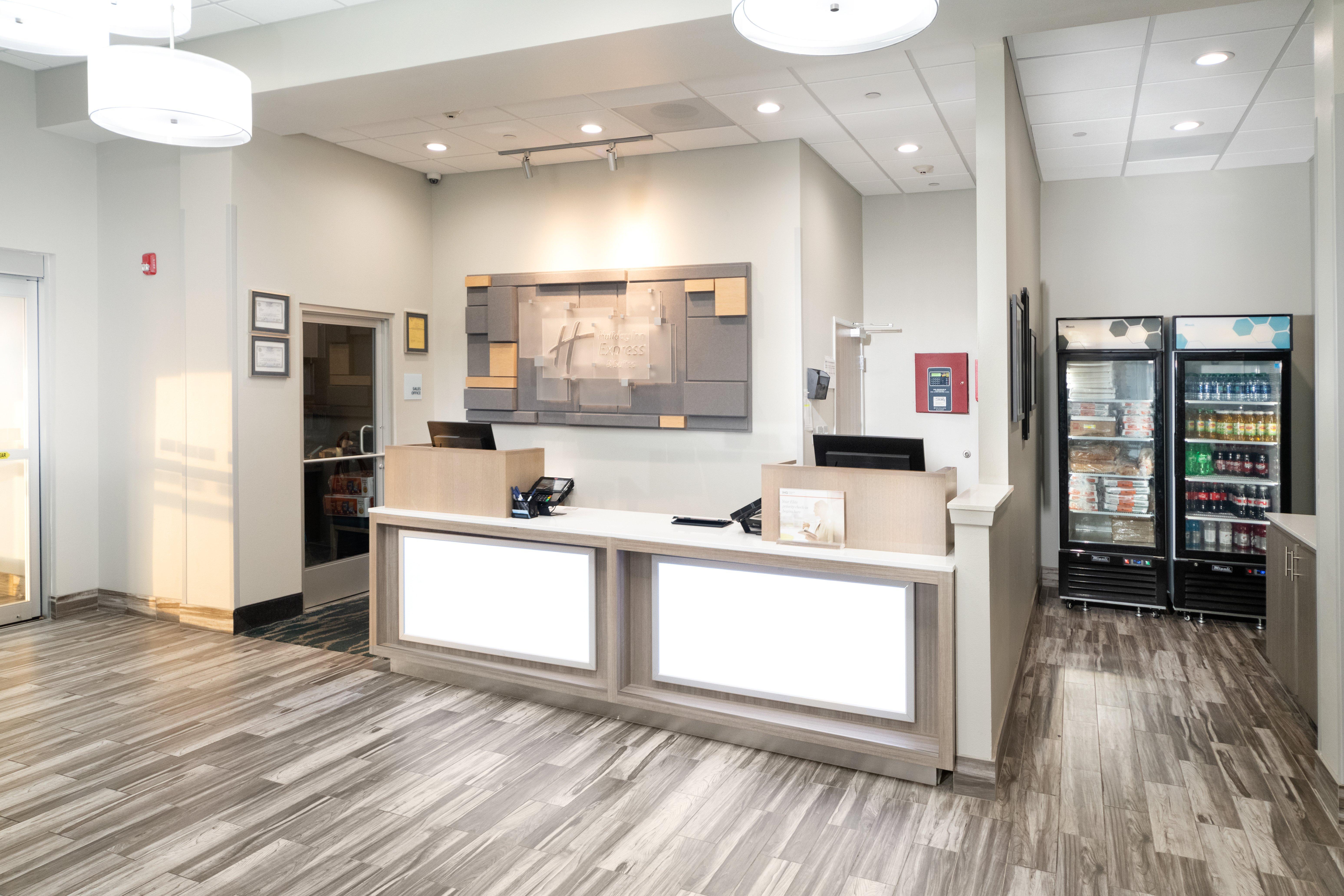 Holiday Inn Express & Suites Memphis Arpt Elvis Presley Blv By Ihg Exterior foto